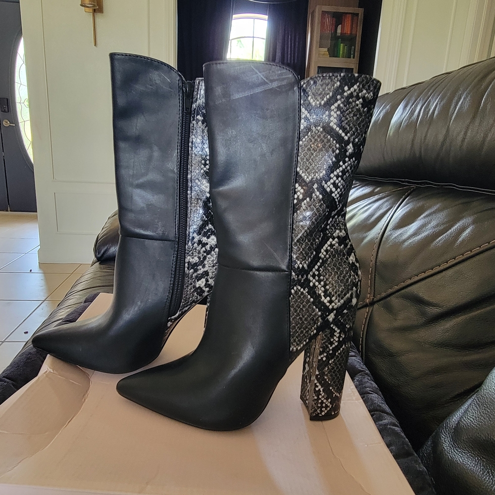 💥Closet Blowout💥 JustFab Black and Patterned Heeled Boots